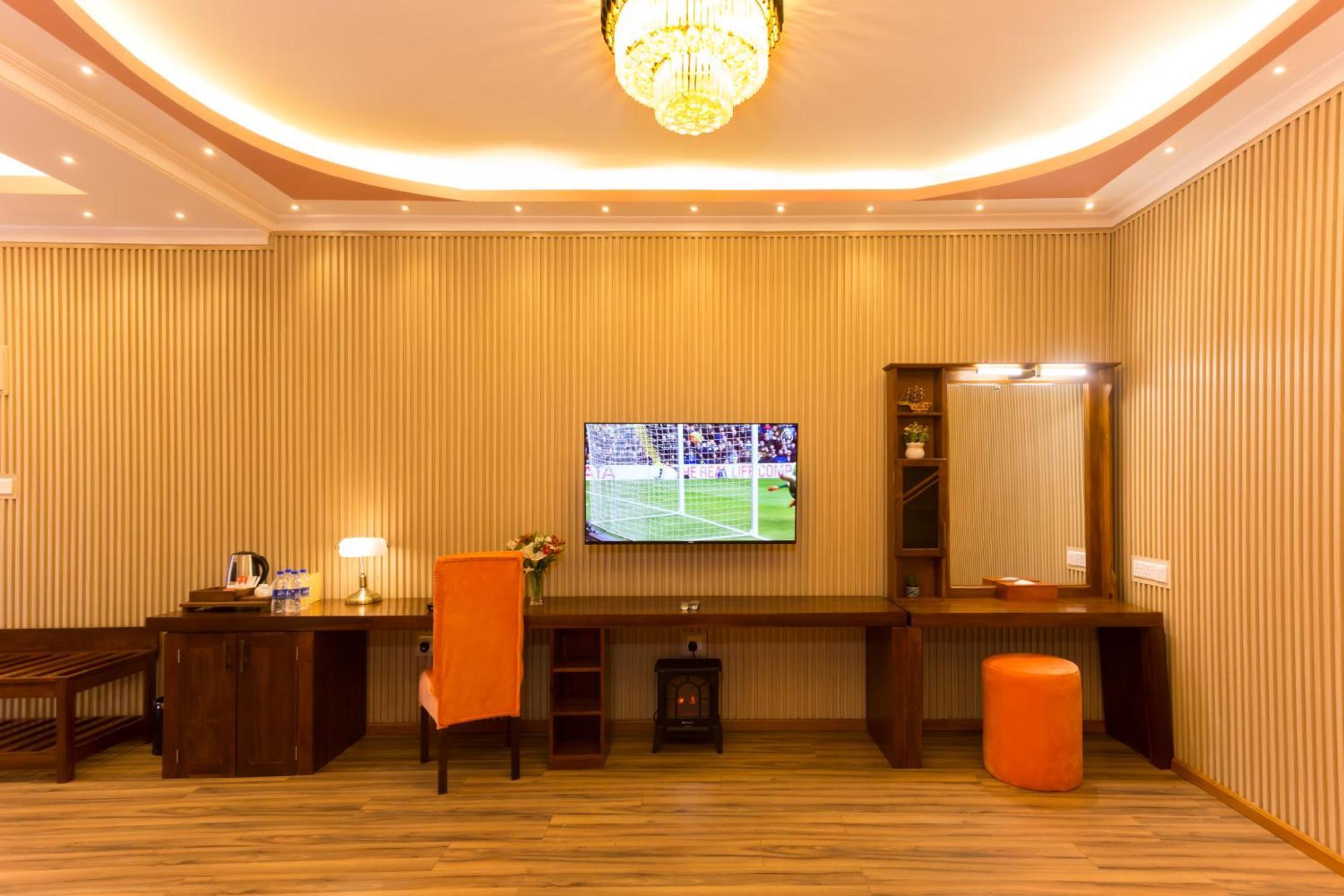 Hotel Grand Turf By Gsp 努沃勒埃利耶 外观 照片