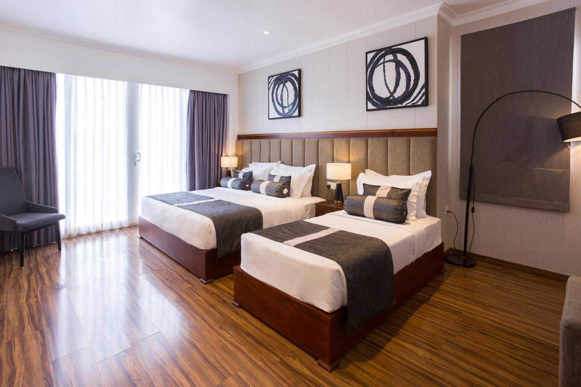 Hotel Grand Turf By Gsp 努沃勒埃利耶 外观 照片