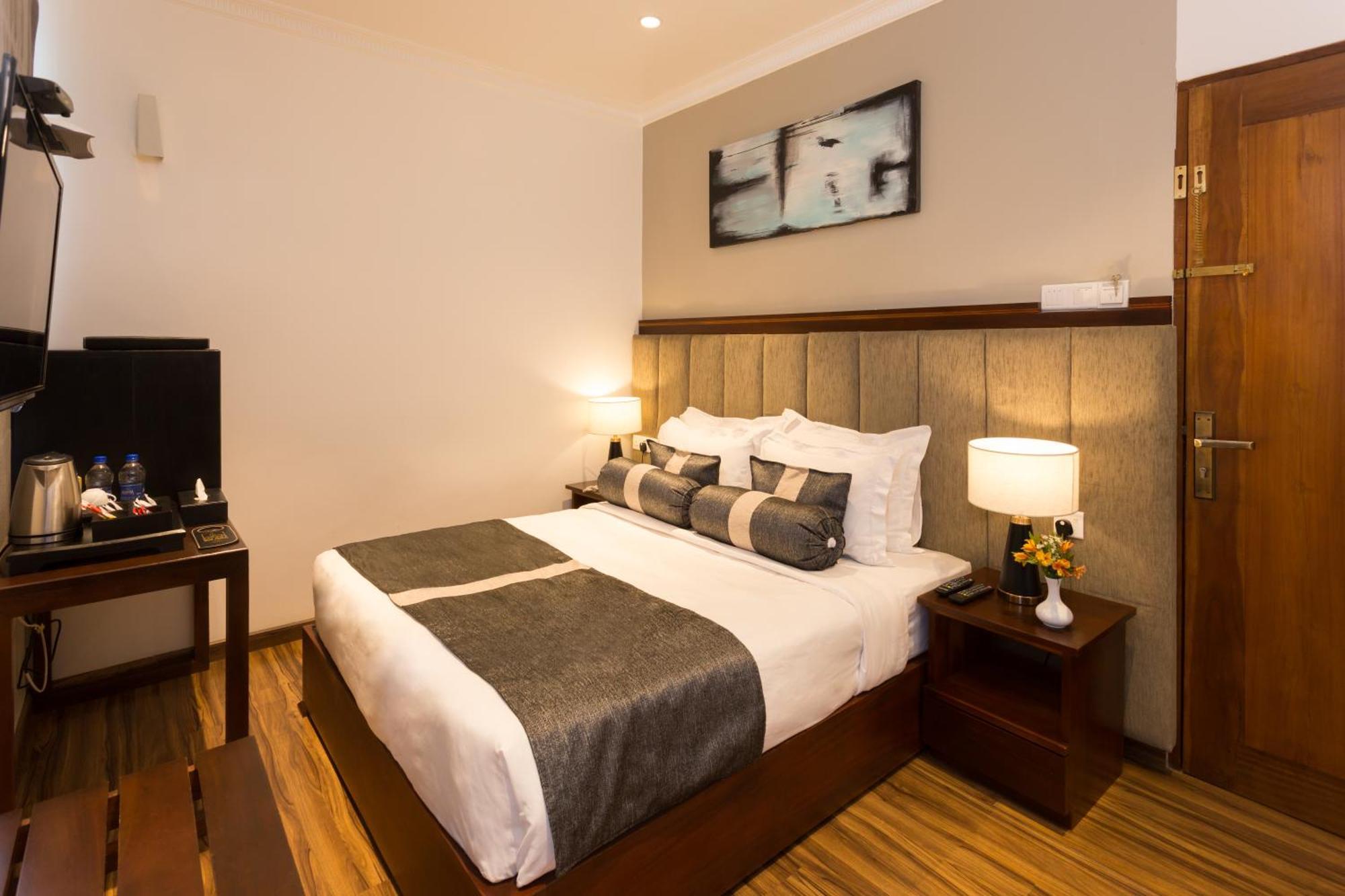 Hotel Grand Turf By Gsp 努沃勒埃利耶 外观 照片