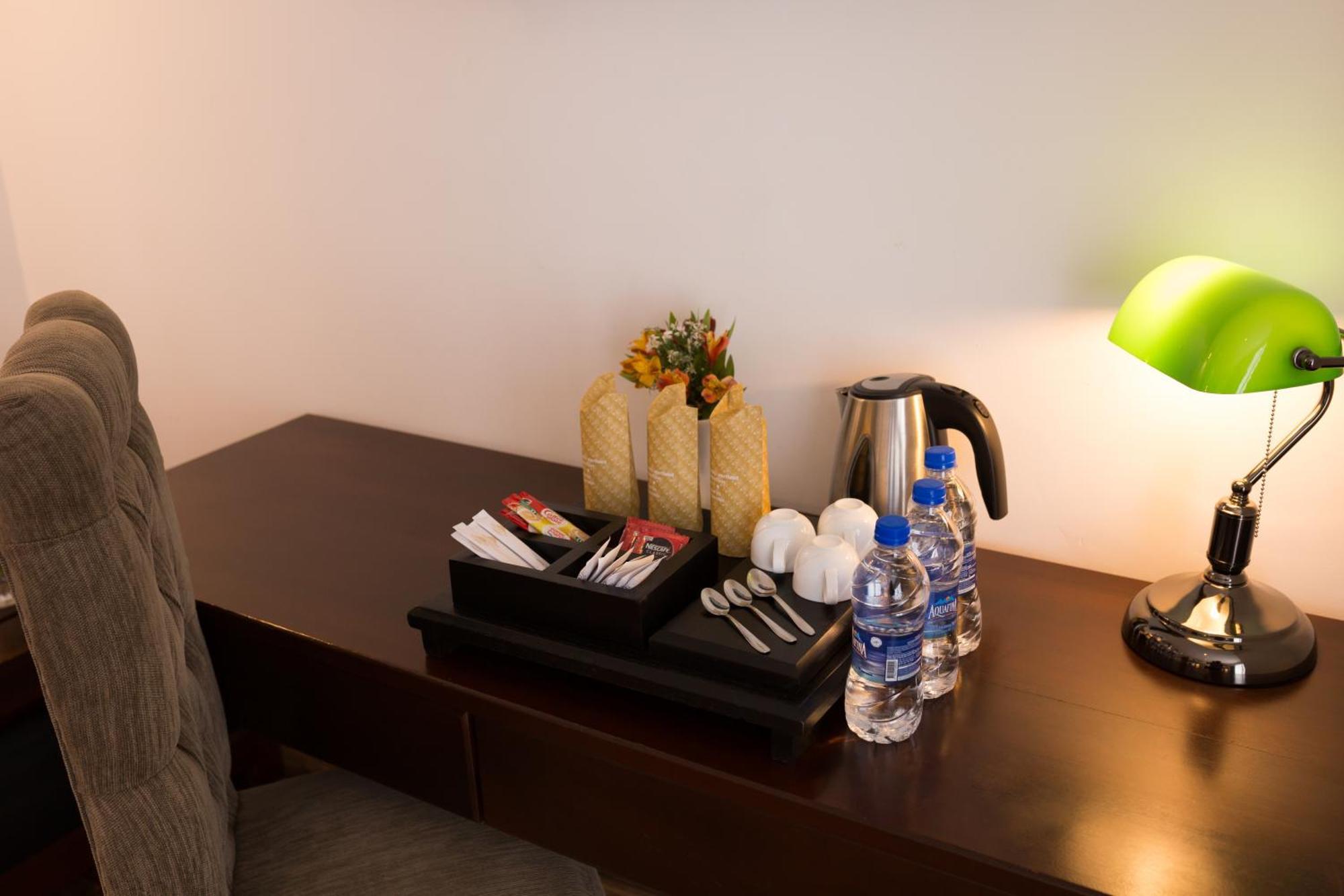 Hotel Grand Turf By Gsp 努沃勒埃利耶 外观 照片